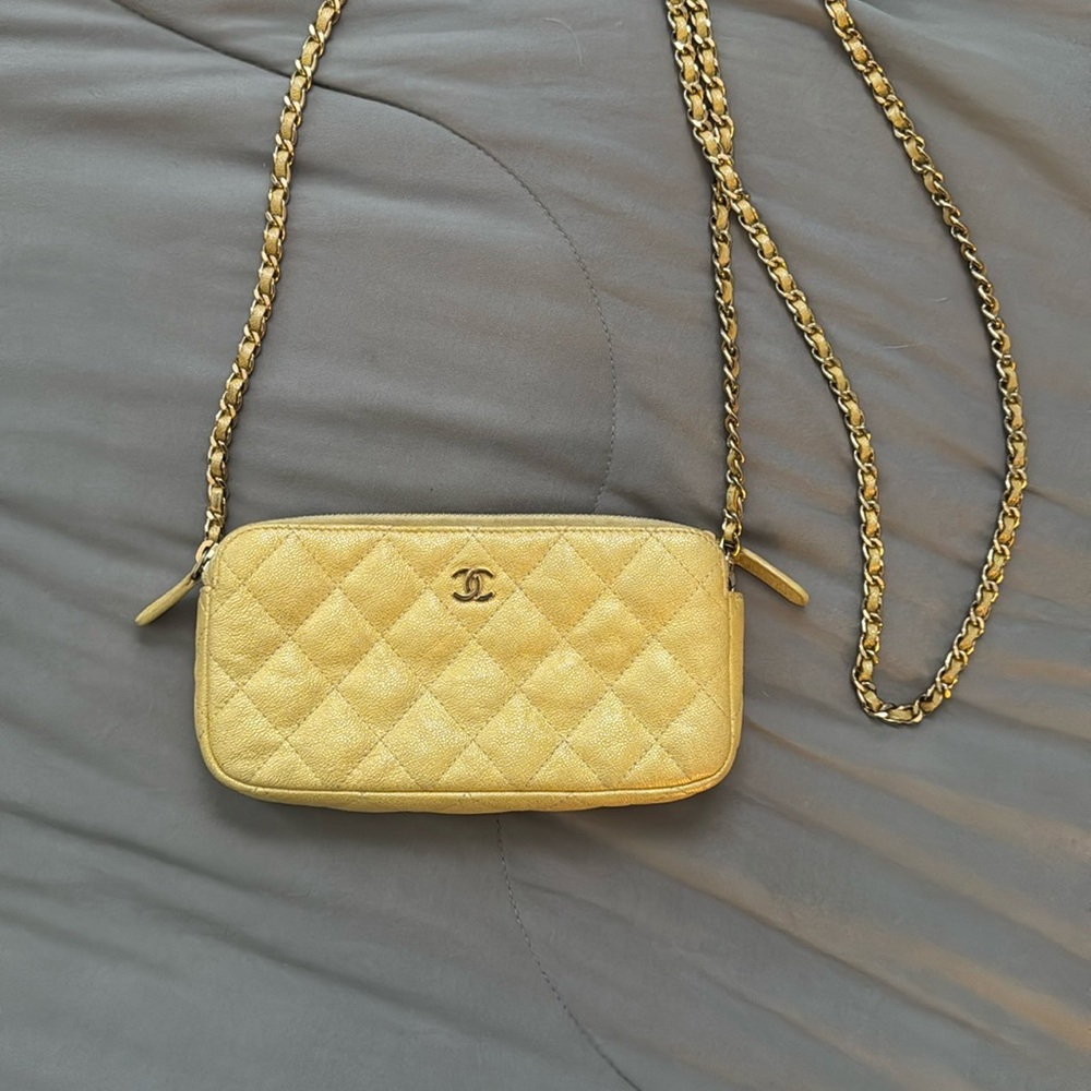 Chanel iridescent, yellow, Matelasse double zip wallet on a chain GHW RARE - Picture 4 of 12
